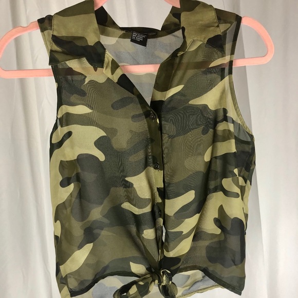 Sheer camo front tie top. - Picture 2 of 5